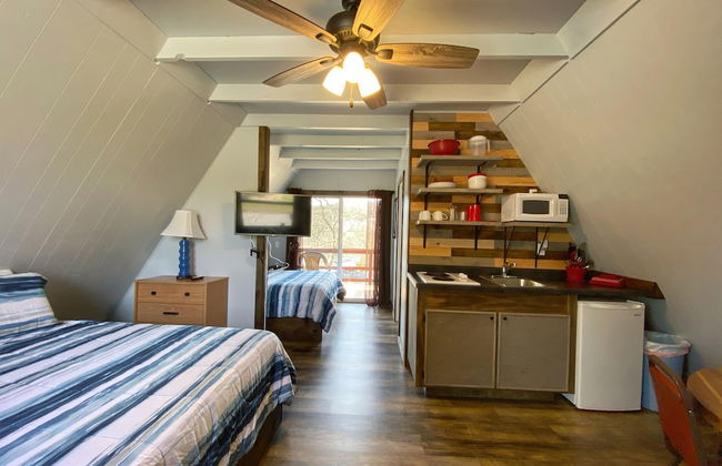 Calm Waters Cabin Resort - Photo 37