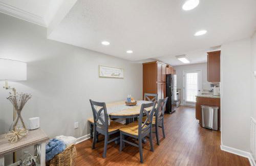 Luxury 3BR3BA TWO KING BEDS Fast WiFi, Free Parking, 5mins-Liberty University & Airport LYH great for Families, Business Travel or Weddings guest - Foto 9