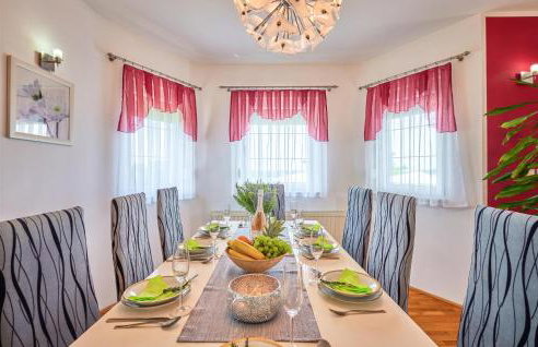 Amazing Home In Krizevci - Photo 7