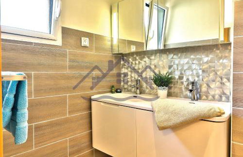 LocaLise - M7 - La grande Ty Awenig au Guilvinec - A quelques pas des plages, du marché, du centre et du port du Guilvinec - Wifi inclus - Draps inclus - Foto 16