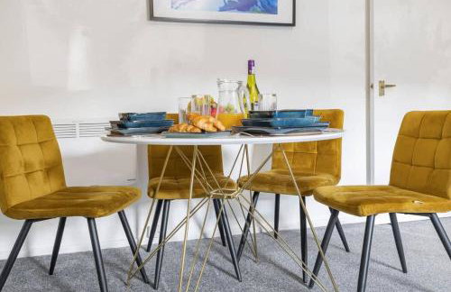 Stylish 1-Bed Luxury Retreat - Photo 4