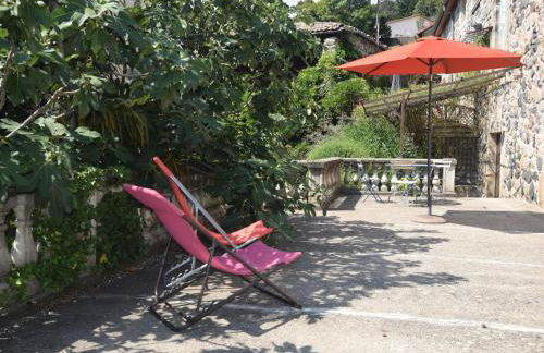 Holiday Home in Ardèche near Château de Ventadour - Foto 14