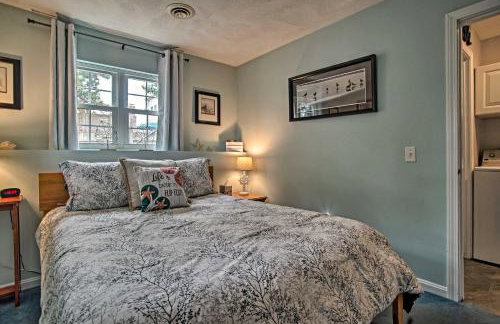 Walk to Haigis Beach Cape Cod Retreat with Deck! - Foto 13