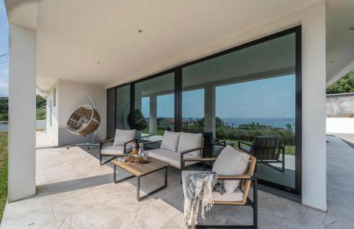 Auréa House - 4BR Azores Villa with Ocean View, BBQ & AC - Photo 30