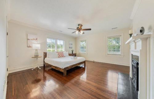 Group Getaway in a Grand Historic Home 15 minutes to Fort Benning Sleeps 10 - Foto 16