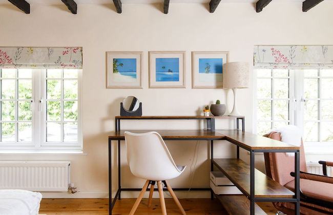 Tranquil Luxe in Country Cottage - Photo 27