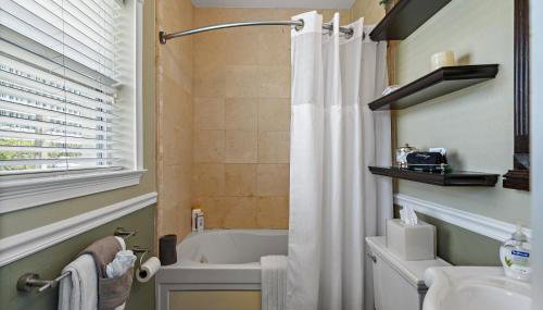 Walk to Everything Downtown EAT - SHOP - PLAY - Foto 4, Shower