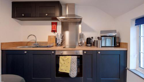 Donington Cottage Apt 7 - Photo 3