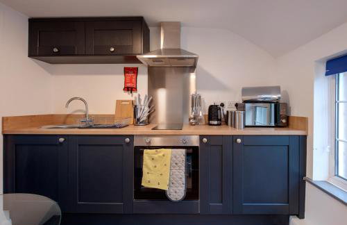 Donington Cottage Apt 7 - Photo 3