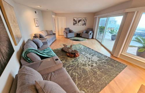 La Jolla Gem with Ocean View - 11 Beds, Hot Tub, Karaoke & Game Den - Foto 52