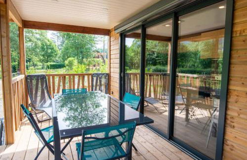 Gîte Chalet 4/6 pers. - Camping Les Berges du Bramont - Foto 2