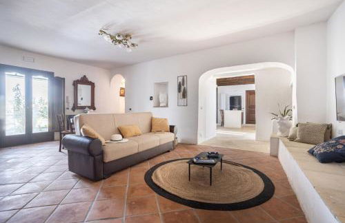 Villa a 300 Mt. dal Mare (Magaggiari) con campo da tennis - Foto 16