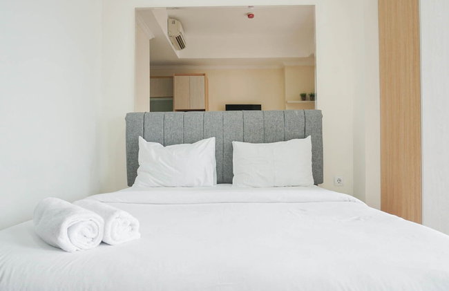 Best Studio with Pool View at Menteng Park Apartment - Photo 3