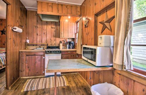 Lake Retreat with Dock, Deck and BBQ, BYO Boat! - Foto 7