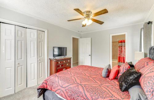 4 Mi to Dtwn Home with Deck and Yard in Wilson - Foto 11