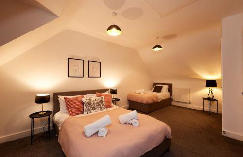 Spacious Home For Contractors,Families,Groups, Sleeps 10, Free Parking - Foto 2