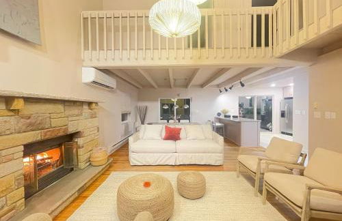 Poconos Modern Chalet I Hot Tub I Home Theater I Fenced Yard I Pet Friendly - Foto 14