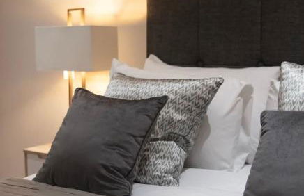 Westminster two bed one bath sleeps 5 with Air-Con - Photo 13