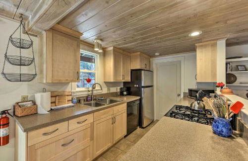 Peaceful Cottage with Grill and Yard in Grass Valley! - Photo 9