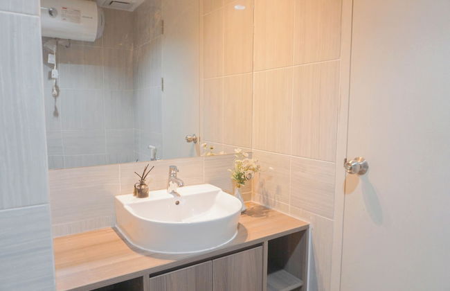 Cozy And Modern Look 1Br Apartment Vasanta Innopark By Travelio - Foto 13