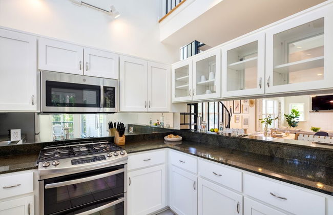 Hemlock by Avantstay Minutes From Folly Beach w/ Multiple Patios - Foto 6