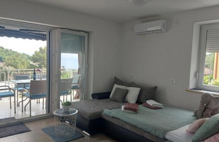 Modern and cosy apartment Ivana with a beautiful seaview - Photo 10