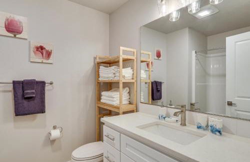 Columbia River Views Spacious Hammond Getaway! - Photo 26