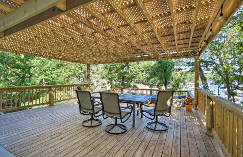 Dock and Jet Ski Slip Lakeside Sunrise Beach Home! - Foto 36