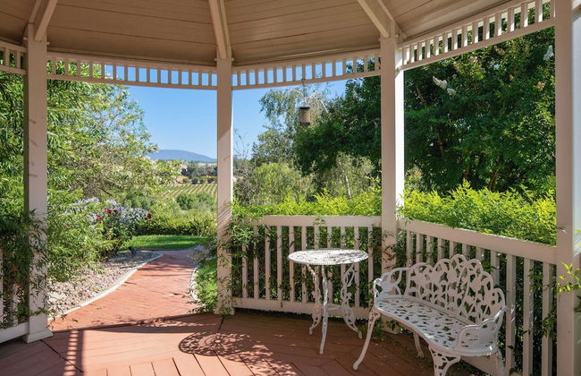 Grand Contento by Avantstay Extraordinary Estate w/ Pool & Movie Room - Photo 42