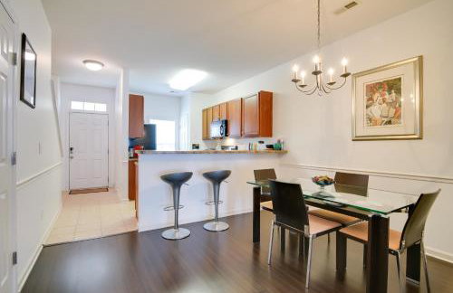 Inviting High Point Townhome with Patio and Privacy! - Foto 2