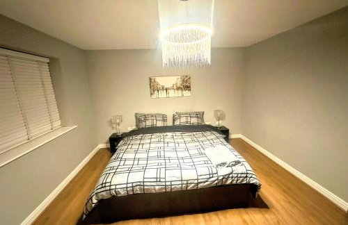 Lovely 2 bedroom 2 bathroom Apartment - Photo 13