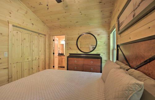 Private Hot Tub and EV Charger Cozy Murphy Cabin! - Foto 13