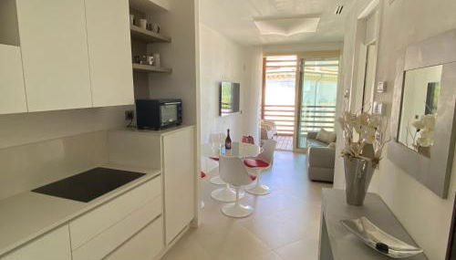 Sea View Embassy Apartment - Foto 5