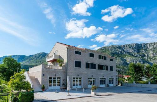 Apartments Azzurro- Three Bedroom Apartment with Terrace and Hot Tub Azzurro I-donji - Foto 10