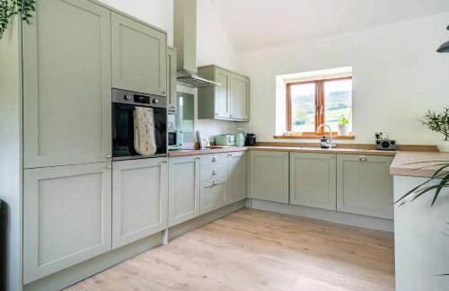 The Barn at Burfords with wood fired hot tub - Foto 10