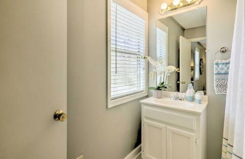 Charming Home with Porch Walk to Greers Ferry Lake! - Foto 14