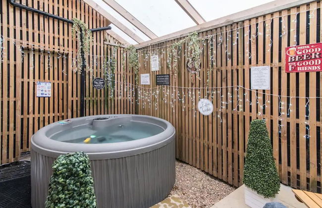 Hidden Hot Tub Retreat Apartment in Nottingham - Foto 1