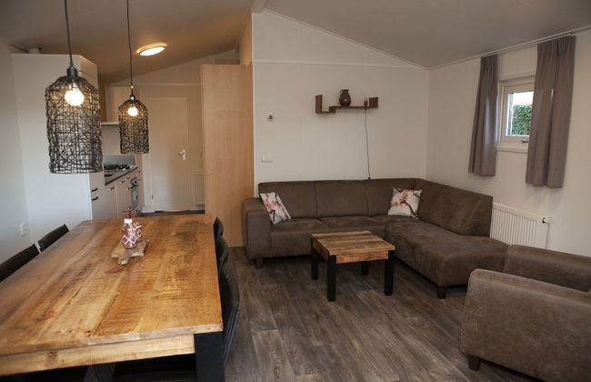 Comfortably Furnished Chalet with Porch near Veluwe - Photo 7