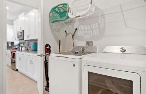 Modern Resort House Pool Wi-Fi Minutes to Disney - Foto 13