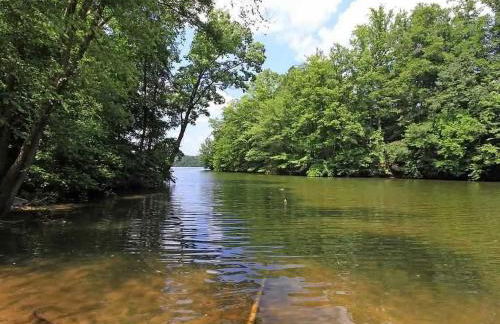 Lake Norman Home Lake Access with Heated Pool & Hot Tub - Foto 8