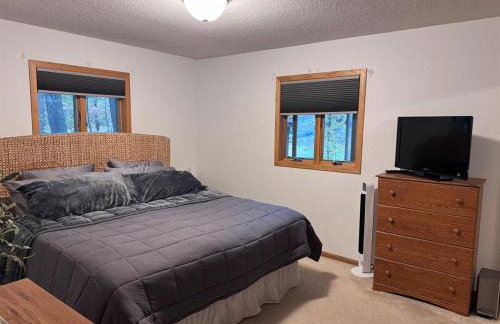 Spooner Shores - Wooded, Lakefront Retreat - Foto 16