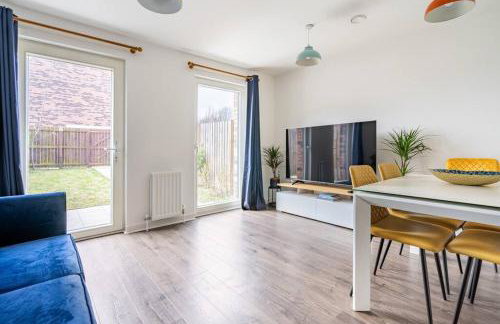 Bright, modern 2 bedroom house with free parking! - Foto 17