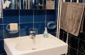 Sleep over at Ana's with shared bathroom - Foto 11