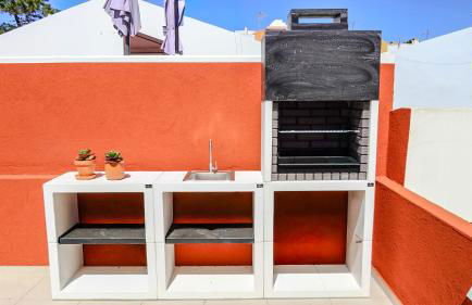 Kalumi Aparthotels - Japandi-Style Apartments with Terrace, Pergola, and Portuguese BBQ - Foto 41