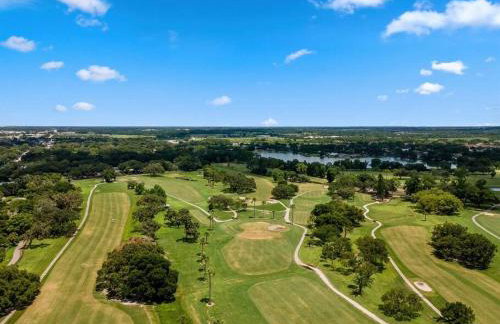 Luxury Heated Pool Home, Hot tub, King bed suite - Foto 25