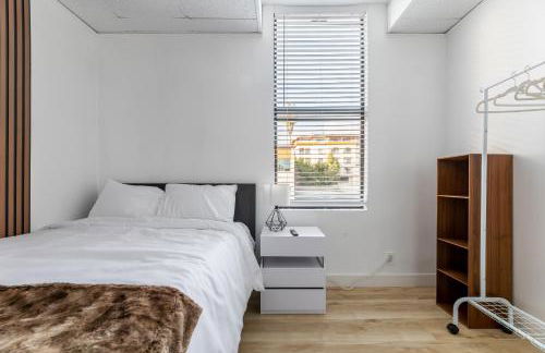 Walking distance to Caltech convention Center Pasadena Landmark room - Photo 7