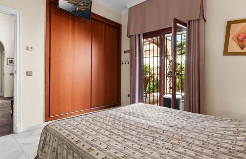 Infinity pool mansion by Costarentals - Ref 85 - Photo 42