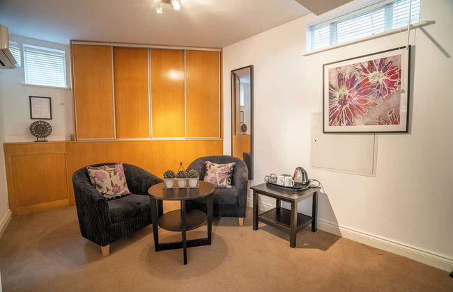 Pod Rooms - Nell Gwynn House Apartments - Photo 20