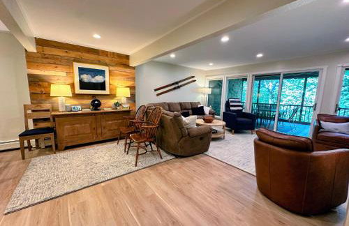 R8 Luxury Bretton Woods Ski-In Ski-out townhome next to beginner ski area w fast wifi and keyless entry - Foto 10