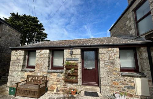 Thea Cottage - Photo 1